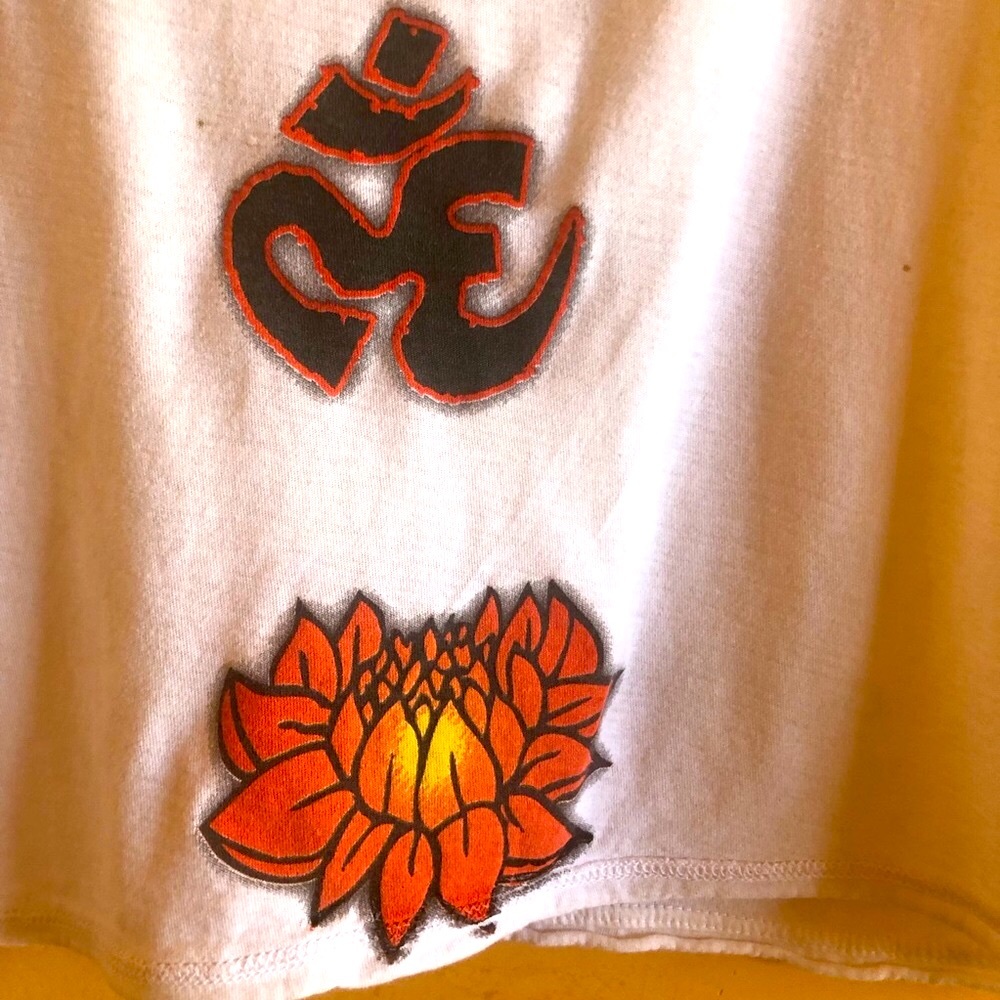 Y2K Vintage Public Library T-shirt with Tattoo Tribal Lotus Flower Graphic - Picture 2 of 6